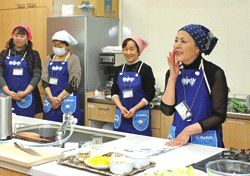 「浜のおかあさん料理」の講習を行った雄武漁協･女性部のみなさん。右端が部長の佐藤章子さん